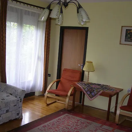 Nadas Apartmanhaz Διαμέρισμα Keszthely